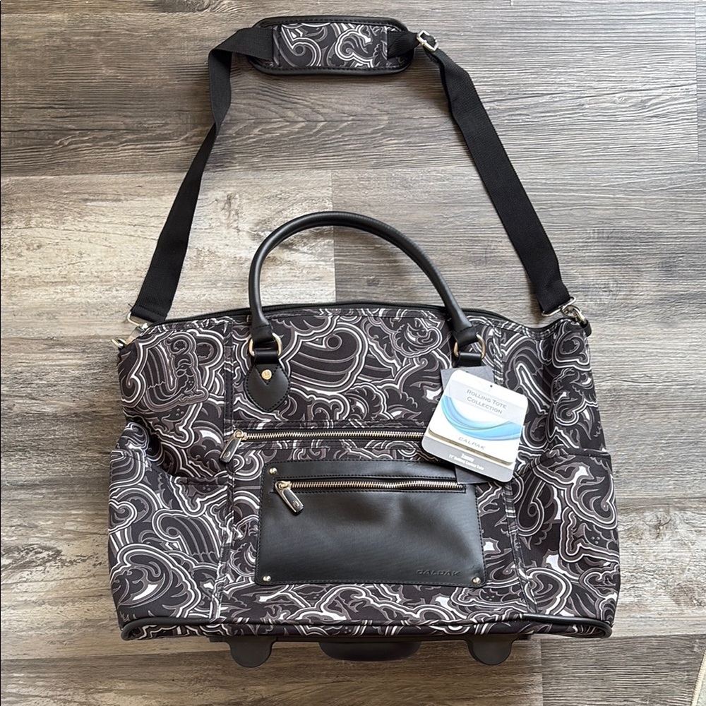 Calpak Zanny 21” Laptop Tote NWT